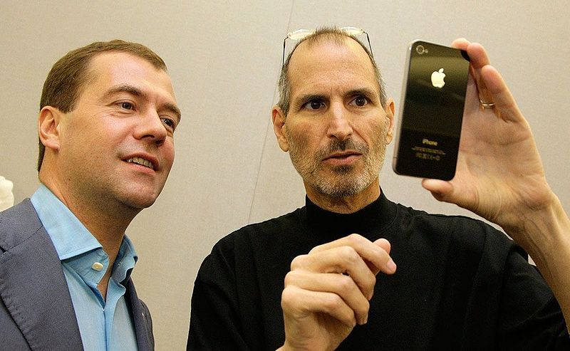 medvedev_and_steve_jobs